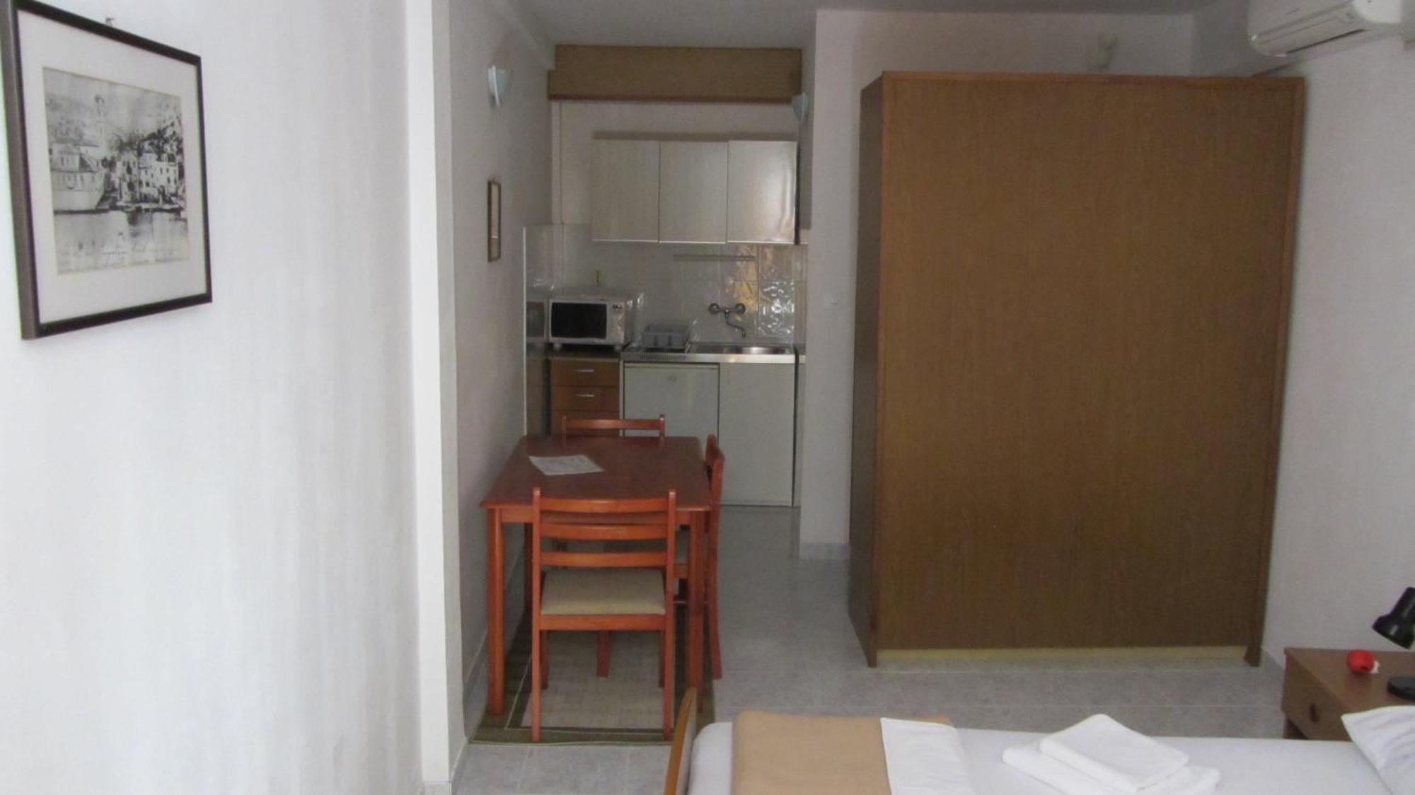 Bell Tower Apartments Tisno Room photo