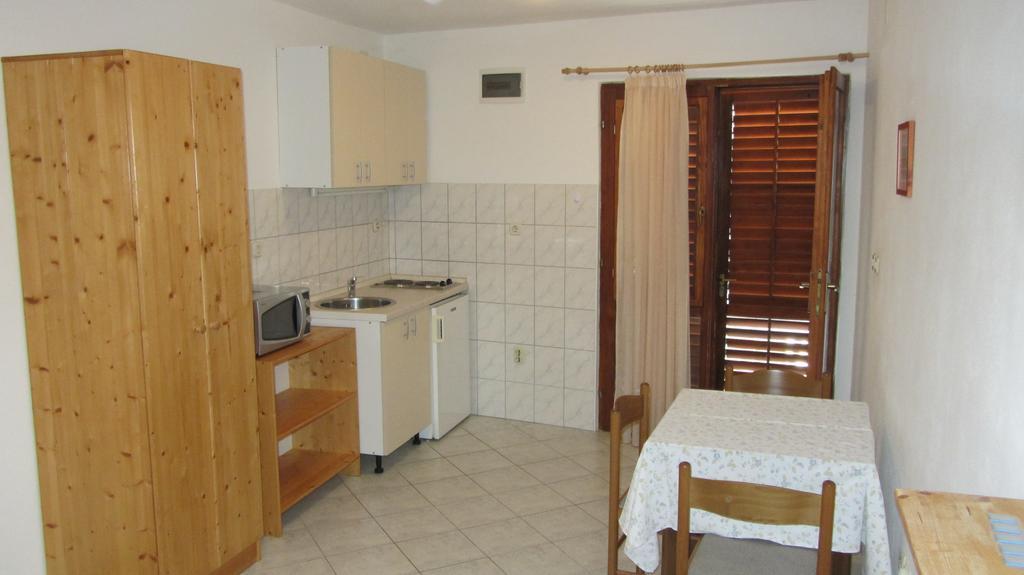 Bell Tower Apartments Tisno Room photo